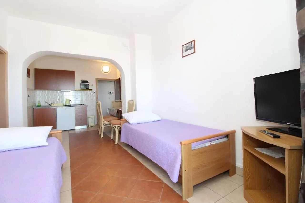 Apartments Karas On The Island Of Pag Mandre Guest house