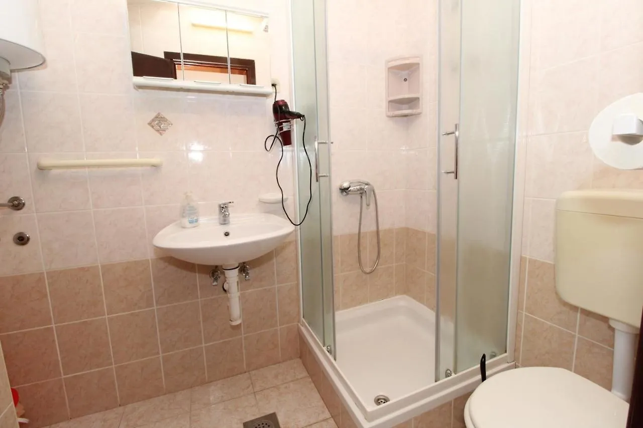 Guest house Apartments Karas On The Island Of Pag Mandre Croatia