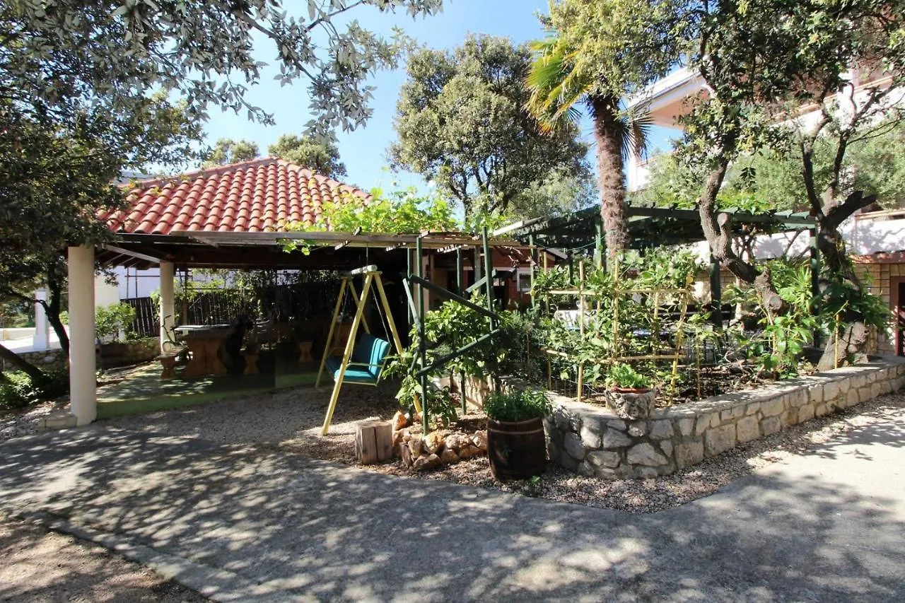 Apartments Karas On The Island Of Pag Mandre