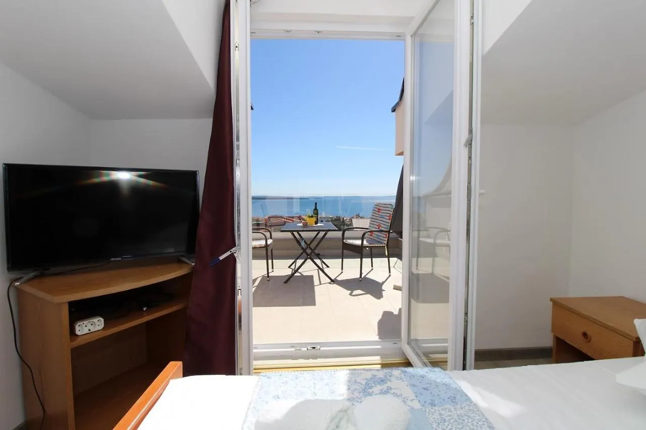 Guest house Apartments Karas On The Island Of Pag Mandre