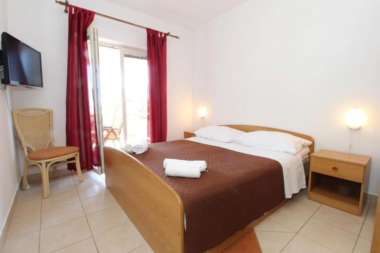 Apartments Karas On The Island Of Pag Mandre Guest house