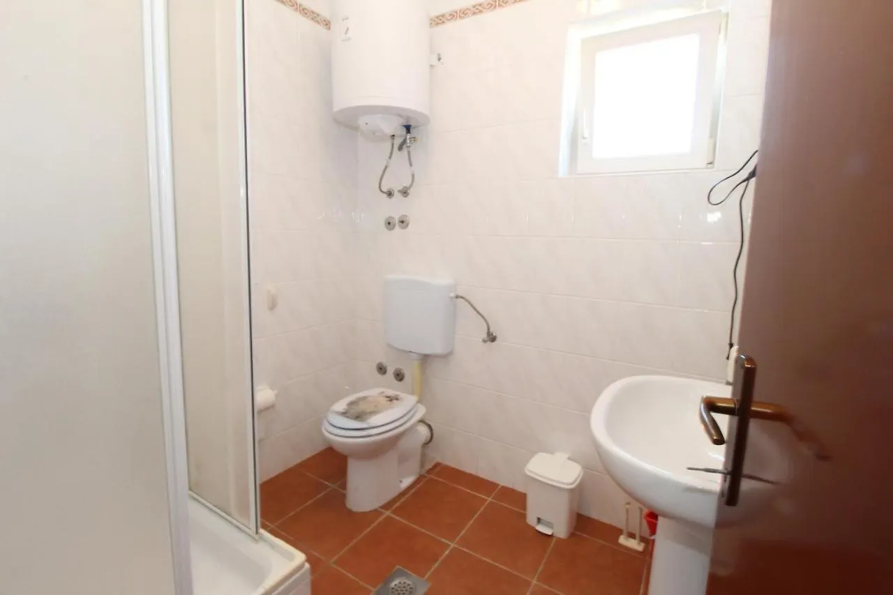 Guest house Apartments Karas On The Island Of Pag Mandre