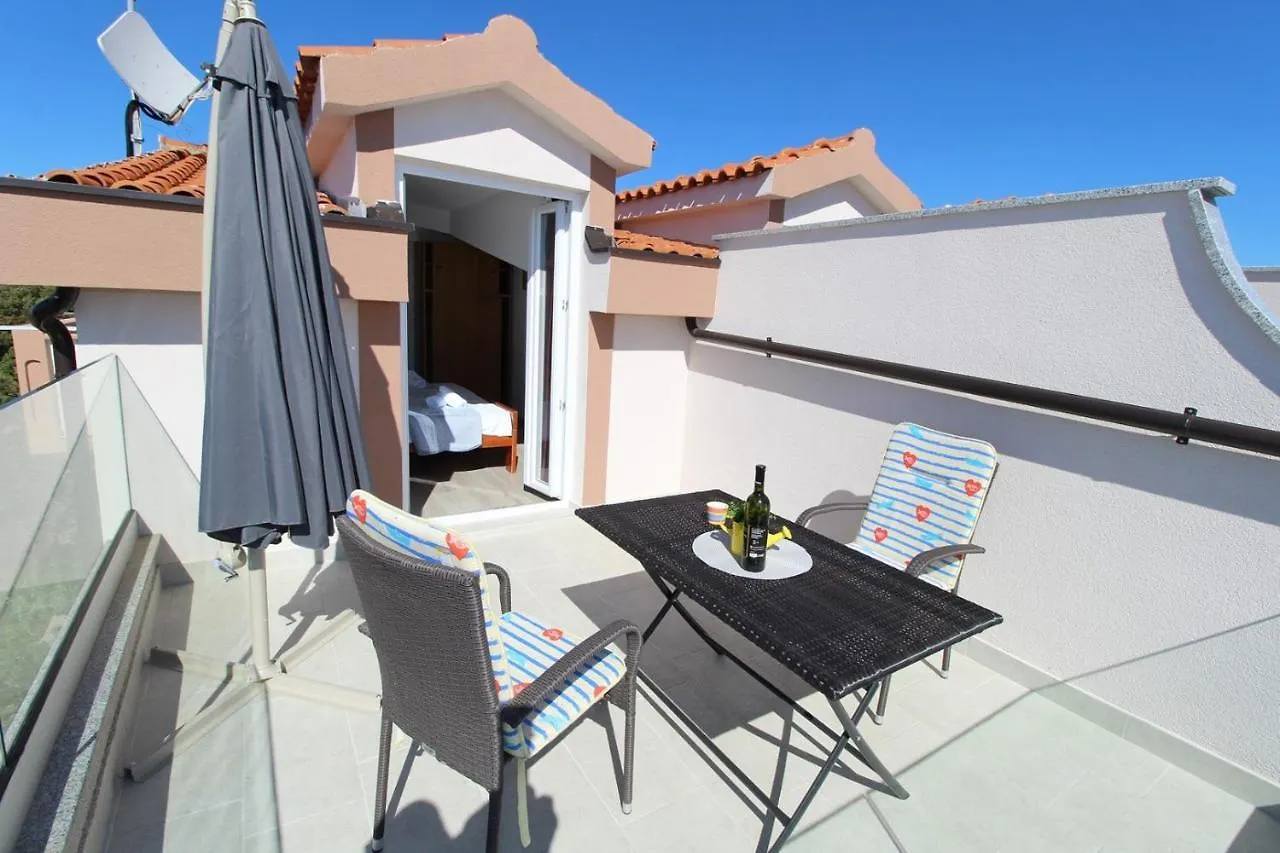 Apartments Karas On The Island Of Pag Mandre