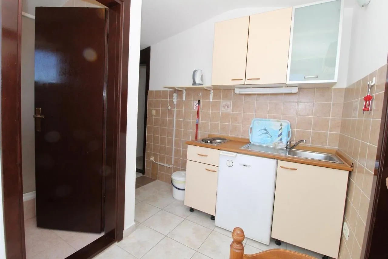 Apartments Karas On The Island Of Pag Mandre 0*,