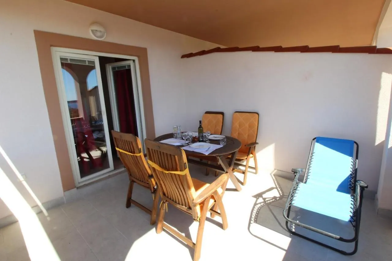 Apartments Karas On The Island Of Pag Mandre 0*,