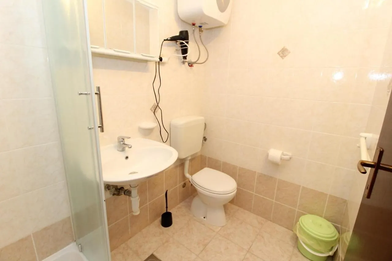 Apartments Karas On The Island Of Pag Mandre
